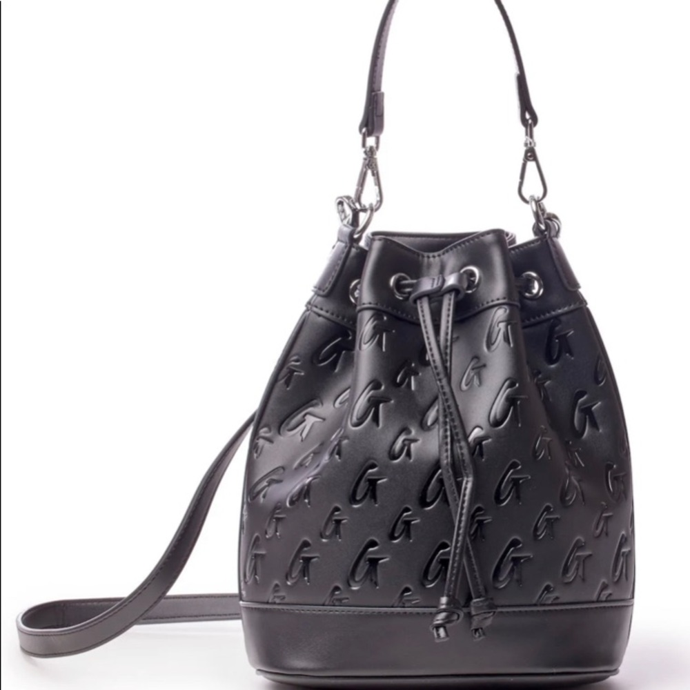 Glamaholic lifestyle MONOGRAM MEDIUN BUCKET BAG MATTE BLACK.